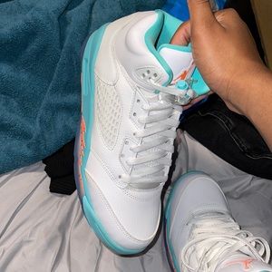 Aqua 5s brand new never worn